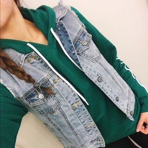 B&G Light/Medium Wash Denim Jean Vest Gently Worn